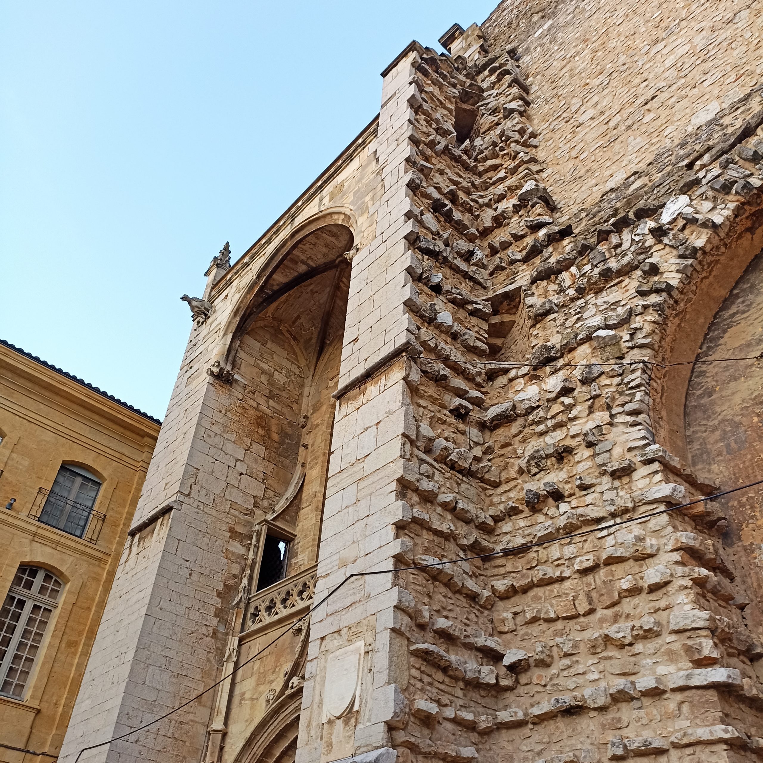 La Basilique royale Ste Marie Madeleine, chef d’œuvre du gothique provençal